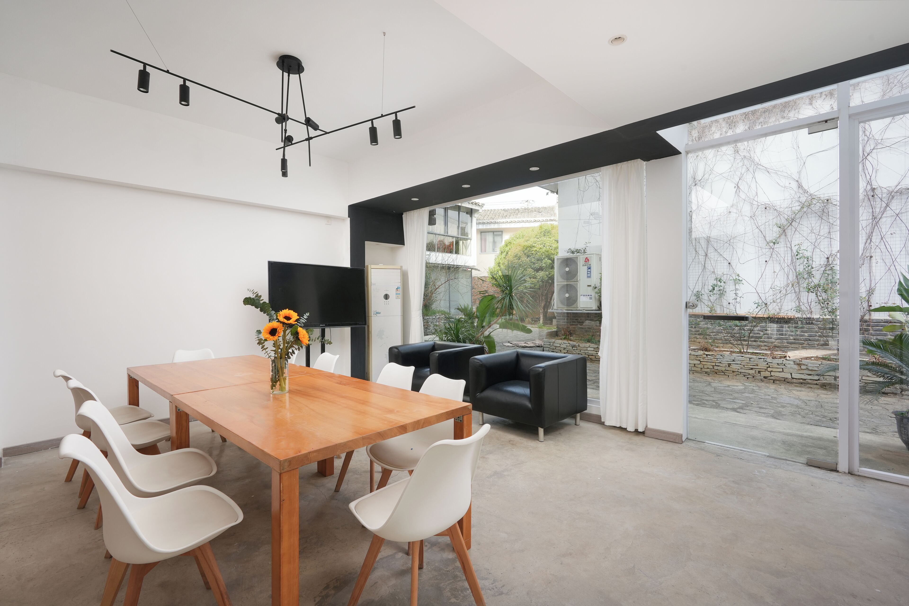 Comfort Townhome | Living room | 42-inch flat-screen TV with cable channels