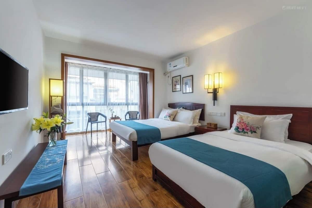 Family Triple Room, 1 Bedroom, Non Smoking, Mountain View | 1 bedroom, free WiFi, bed sheets