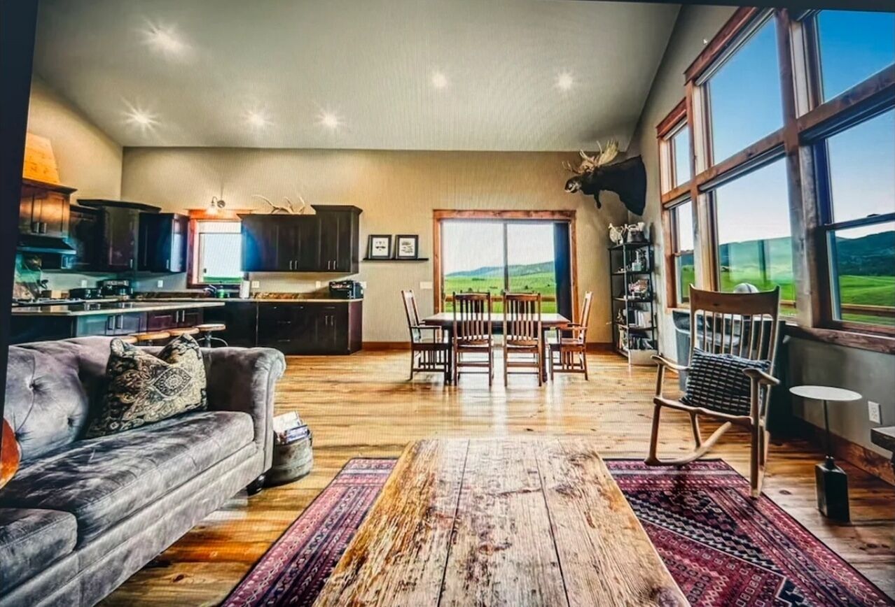 Smart-tv en een open haard