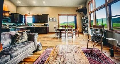 Expansive views, wildlife, and privacy.