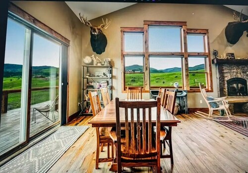 Expansive views, wildlife, and privacy.