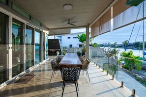 Outdoor dining - Bayview Paradise with Private Pool-Marina Deck (Bayview)