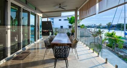 Bayview Paradise with Private Pool-Marina Deck