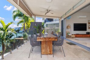 Outdoor dining - Bayview Paradise with Private Pool-Marina Deck (Bayview)