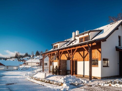 Lovely apartment in villa for 5 guests with WIFI, TV, terrace and pets allowed