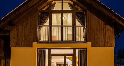 Beautiful apartment in villa for 11 people with WIFI, TV, terrace and pets allowed