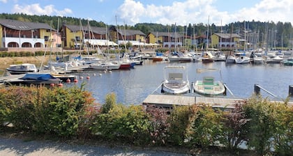 Herrliche Wohnung in einem Ferienhaus mit W-LAN, TV, Terrasse, Haustiere erlaubt und Parkplatz