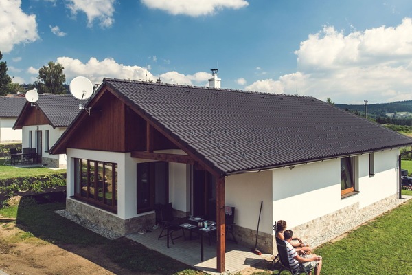 Himmel, Pflanze, Wolke, Gebäude, Fenster, Baum, Natürliche Landschaft, Grundstueck, Haus, Hütte