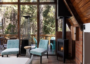 Outdoor dining - Lake’s Edge Lodge | FIFA Ready! (Lake Arrowhead)