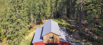 One Small Rv Space North of Bonners Ferry. 
50 Amp, Water, Sewer. Ask about pets