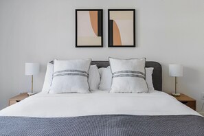 1 chambre, fer et planche à repasser, Wi-Fi, literie fournie