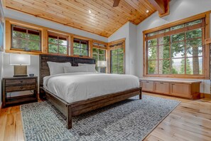 3 soverom, skrivebord, wi-fi og sengetøy