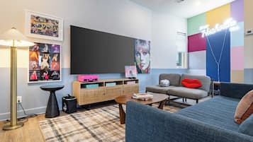 The Fearless Flat | Área de estar | Smart TV, Netflix, Hulu, serviços de streaming