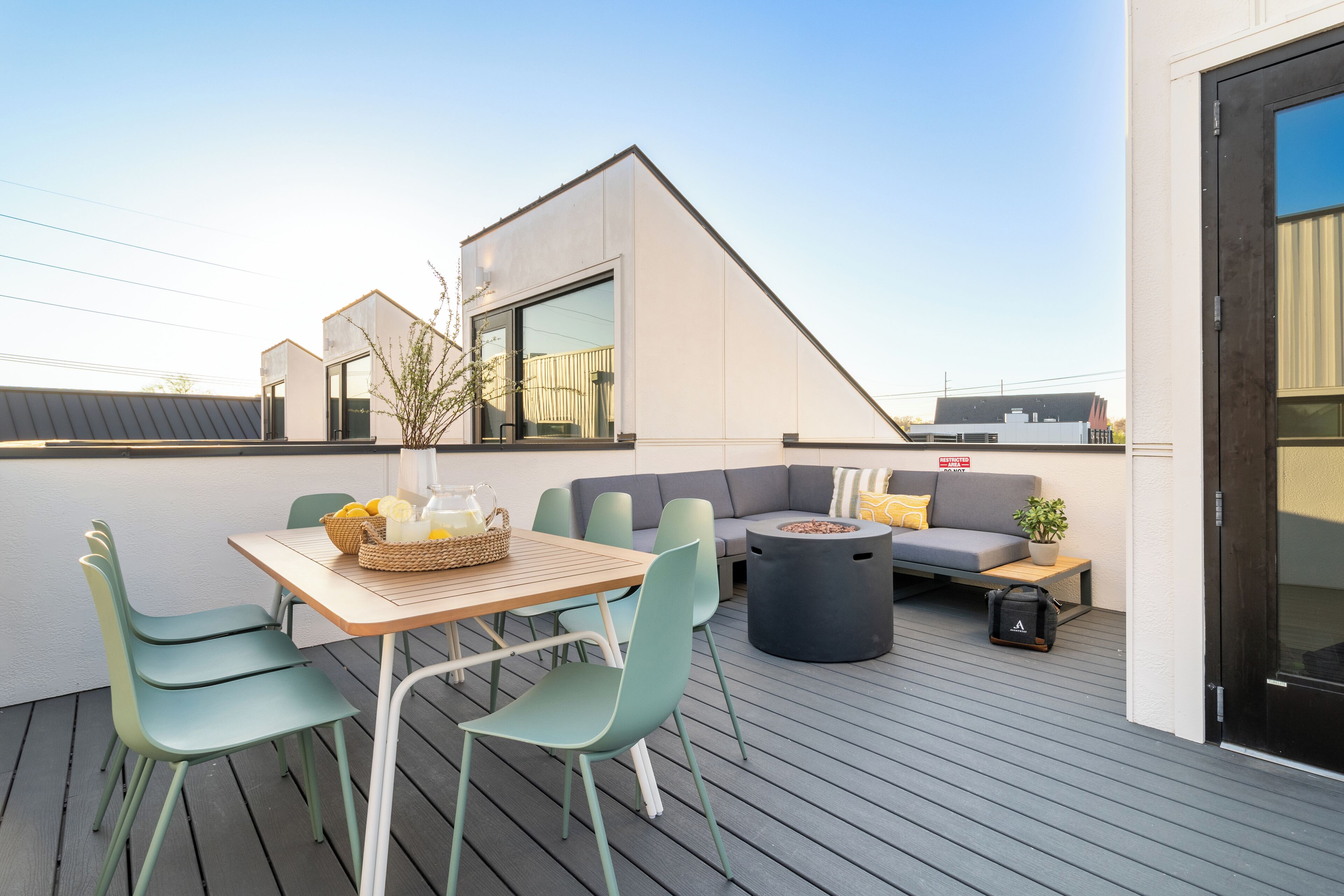 4BDR Suite w/ Rooftop | Balcony
