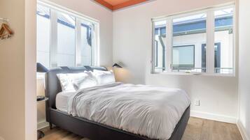 Suite, 4 camere da letto, balcone | Con stile personalizzato, con arredamento individuale, postazione laptop