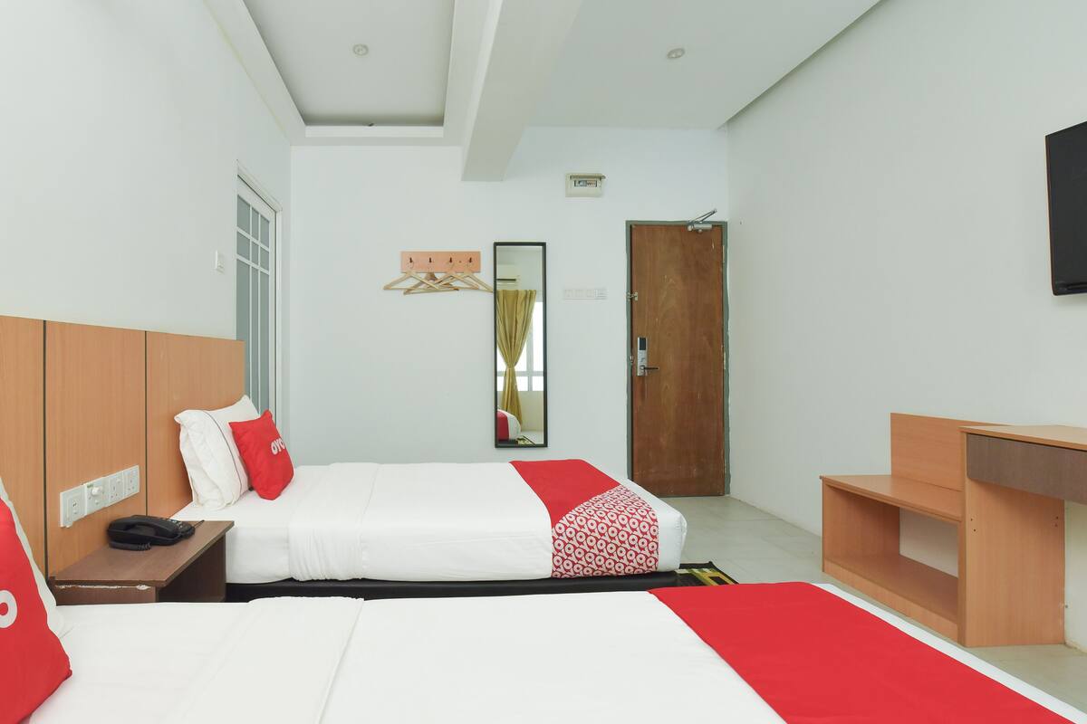 Habitación Deluxe con 2 camas individuales, 2 camas individuales | Escritorio, espacio para trabajar con un portátil, wifi gratis