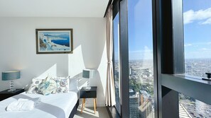 2 slaapkamers, een bureau, een strijkplank/strijkijzer, wifi