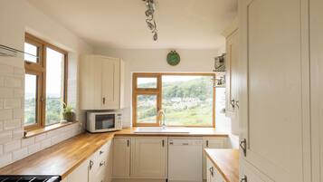 House, Garden View | Private kitchen