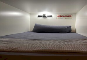 Shared Dormitory, Mixed Dorm | Bed sheets - OYO 91036 J CAPSULE HOTEL JALAN BUKIT (Kuala Lumpur)