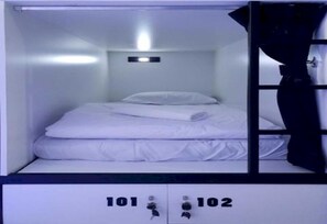 Shared Dormitory, Mixed Dorm - OYO 91036 J CAPSULE HOTEL JALAN BUKIT (Kuala Lumpur)