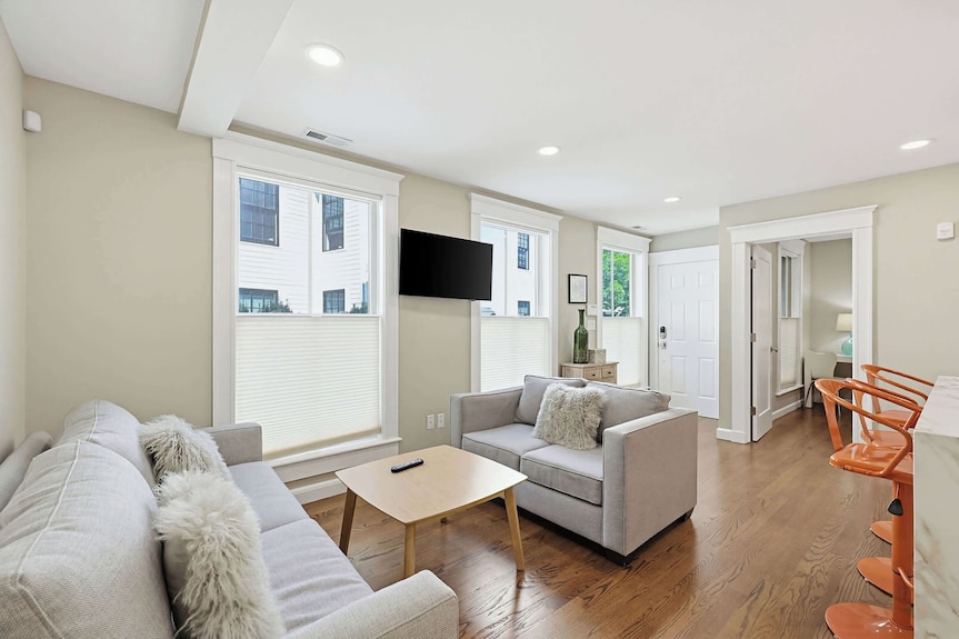 Inviting 3br In Cambridge, Walk To T & Central Sq - Allston - Boston