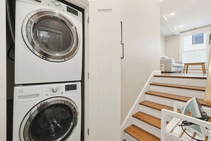 Interior - Inviting 3BR In Cambridge, Walk To T & Central Sq (Cambridge)