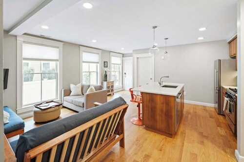 Inviting 3BR In Cambridge, Walk To T & Central Sq