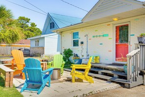 Terrace/patio - Panama City Home w/ Fire Pit - Walk to Beaches! (Panama City)