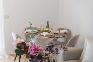 Dining - THE SUNRISE GOLDEN MILE FLAT BY VACATION MARBELLA (Marbella)