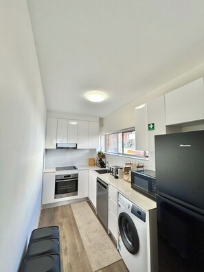 Réfrigérateur, plaque de cuisson