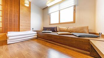 Premium Korean Style Room (Ondol), City View