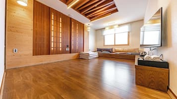 Premium Korean Style Room (Ondol), City View | Individually furnished, free WiFi, bed sheets