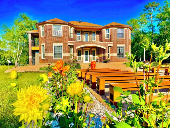 Exterior - Resort Rosa #Wedding & Retreat Resort# 12 acres & 9BR+6BA & Sleep40 & Host200 (Cleveland)