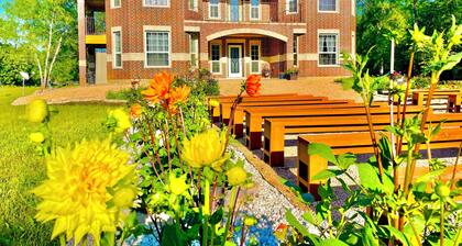 Resort Rosa #Wedding & Retreat Resort# 12 acres & 9BR+6BA & Sleep40 & Host200