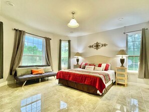 9 bedrooms, desk, iron/ironing board, WiFi