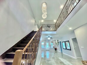 Interior - Resort Rosa #Wedding & Retreat Resort# 12 acres & 9BR+6BA & Sleep40 & Host200 (Cleveland)