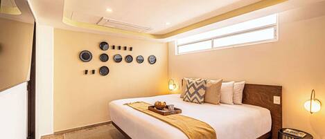 2 bedrooms, desk, iron/ironing board, travel cot