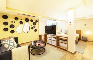 2 bedrooms, desk, iron/ironing board, travel crib