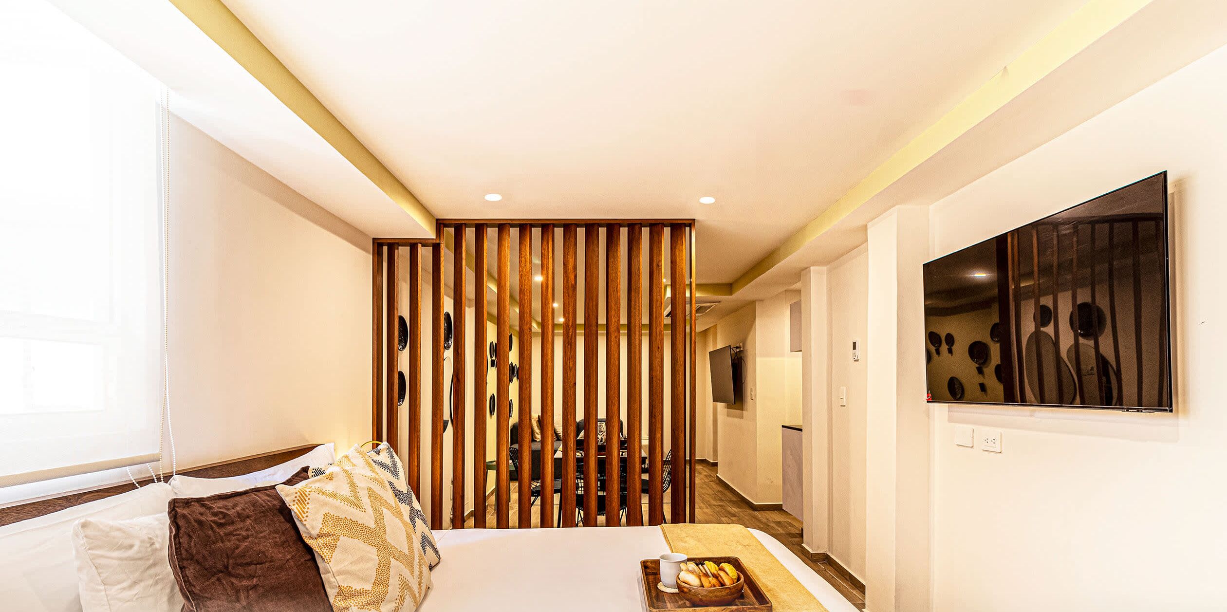 2 chambres, bureau, fer et planche à repasser, lit parapluie