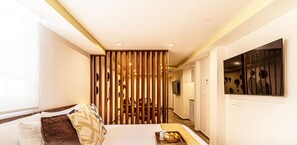 2 soveværelser, skrivebord, strygejern/strygebræt, weekendseng