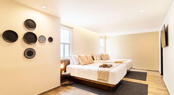 2 quartos, escrivaninha, ferros/tábuas de passar roupa, berço de viagem