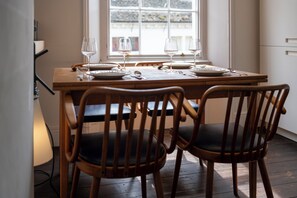 Dining - The Emporium - Stylish 2BD in Winchcombe (Cheltenham)
