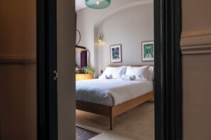 House, City View | 2 bedrooms, iron/ironing board, free WiFi - The Emporium - Stylish 2BD in Winchcombe (Cheltenham)