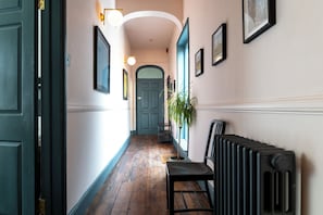 Hallway - The Emporium - Stylish 2BD in Winchcombe (Cheltenham)
