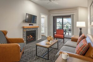 Fireplace - 1 Block To Park Entrance, Large 2BDRM Resort Condo With Kitchen/Washer/Dryer#2 (West Yellowstone)