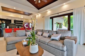 Sriprai Pool Villa | Living area - Cliff Haven Villa Krabi (Krabi)