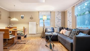 Télévision, table de tennis de table