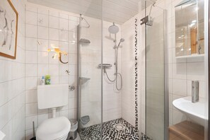 Dusch, hårtork och handdukar