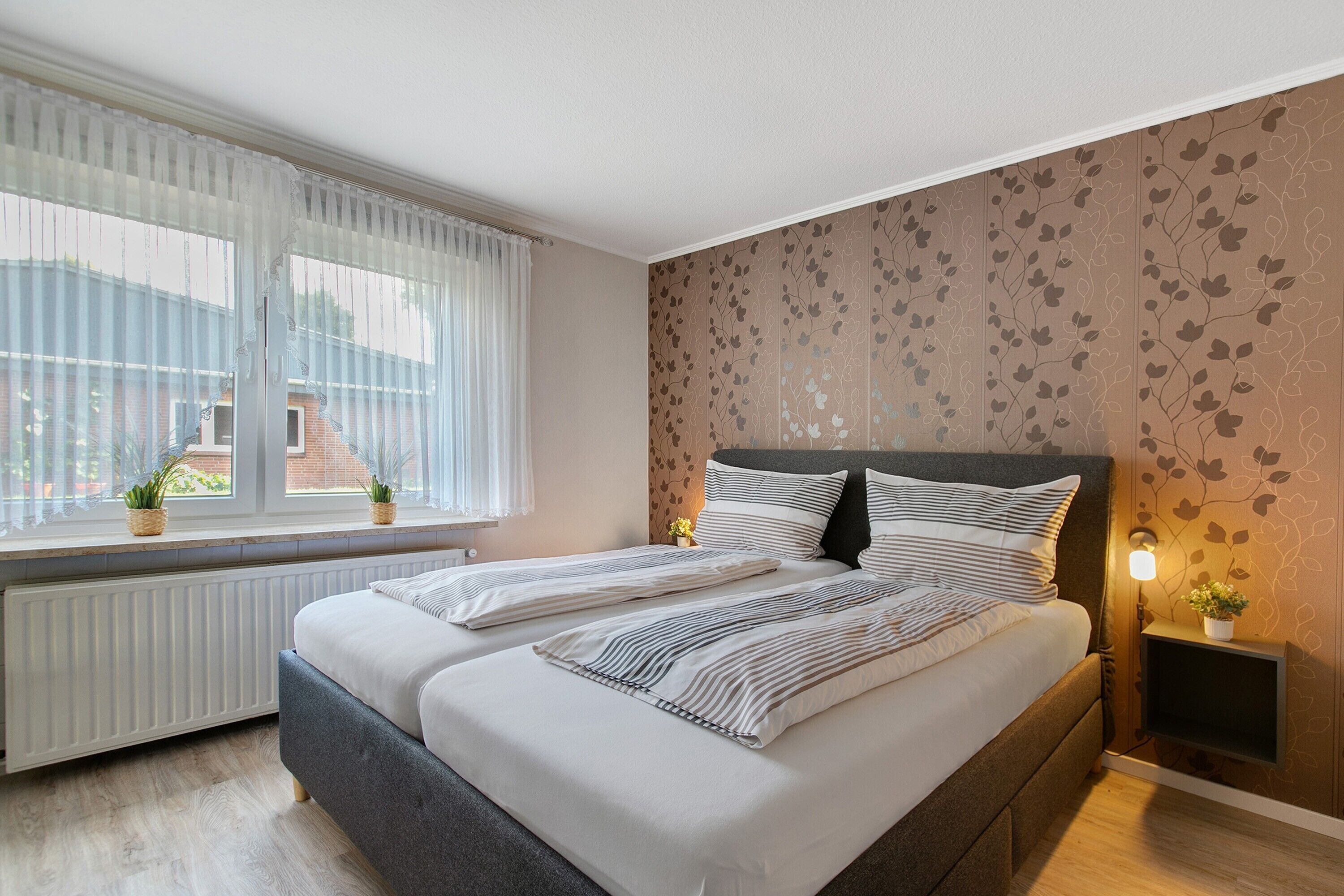 2 bedrooms, iron/ironing board, WiFi (free), bed sheets