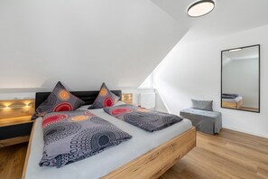 1 bedroom, iron/ironing board, free WiFi, bed sheets - Apartment 'Moselnest' with Lake View, Shared Garden and Wi-Fi (Briedel)